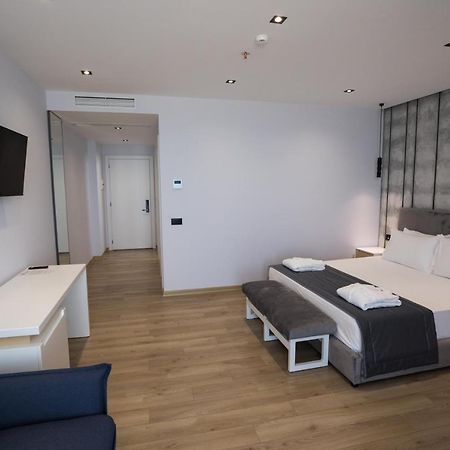 Mirage Hotel Голем Екстериор снимка