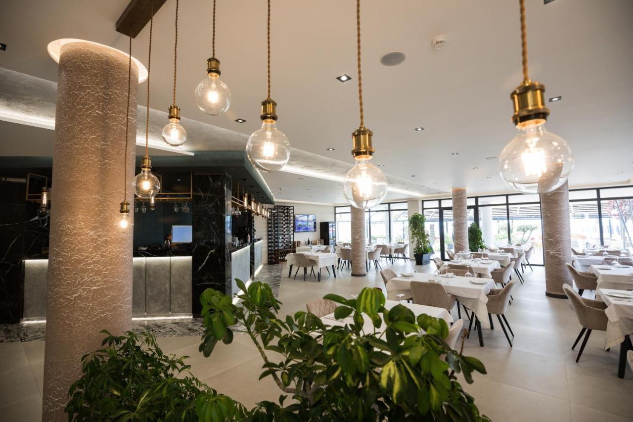 Mirage Hotel Голем Екстериор снимка