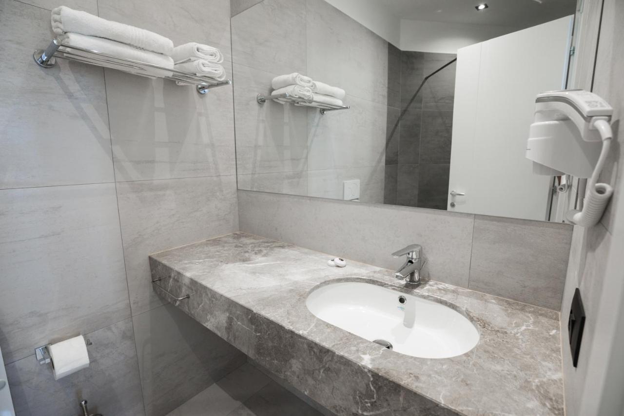 Mirage Hotel Голем Екстериор снимка