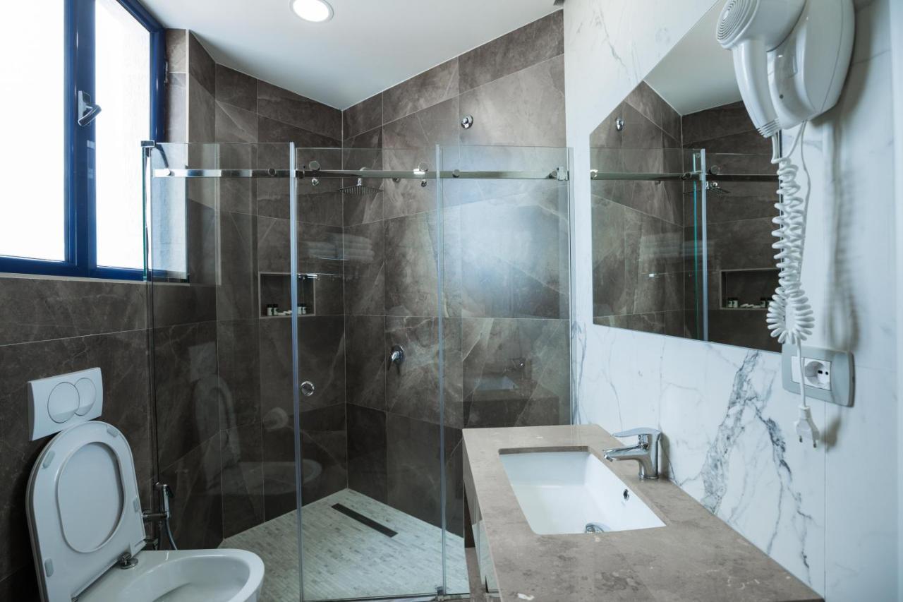 Mirage Hotel Голем Екстериор снимка