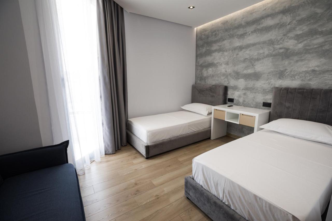 Mirage Hotel Голем Екстериор снимка