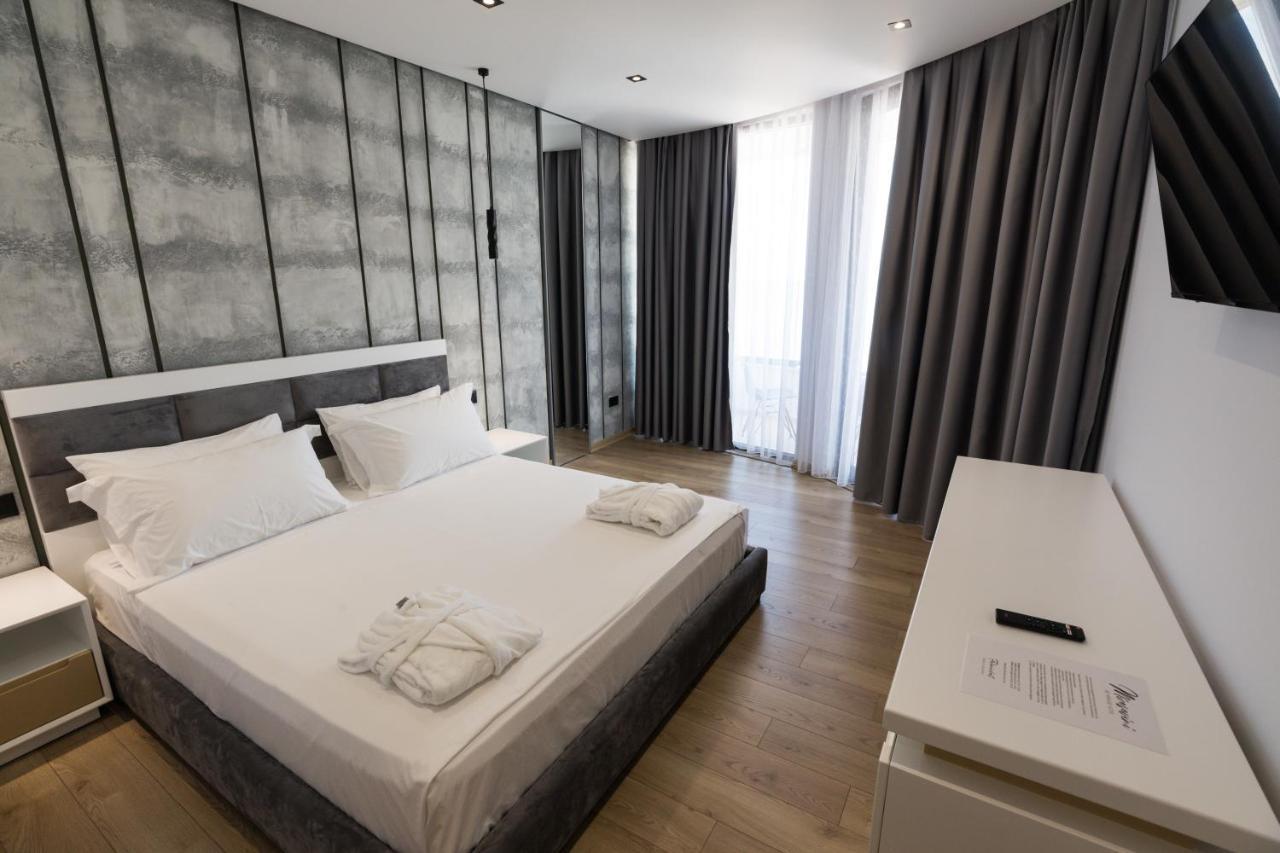 Mirage Hotel Голем Екстериор снимка