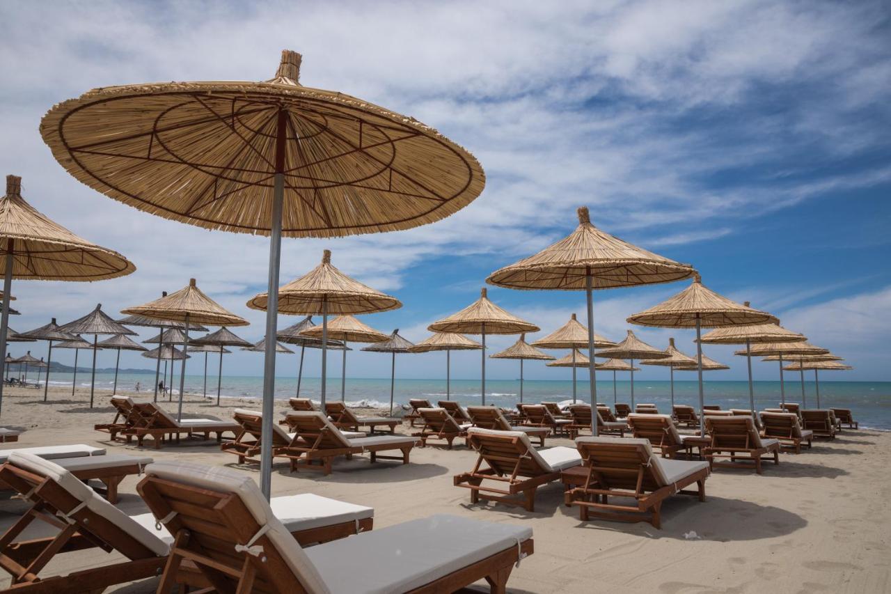Mirage Hotel Голем Екстериор снимка