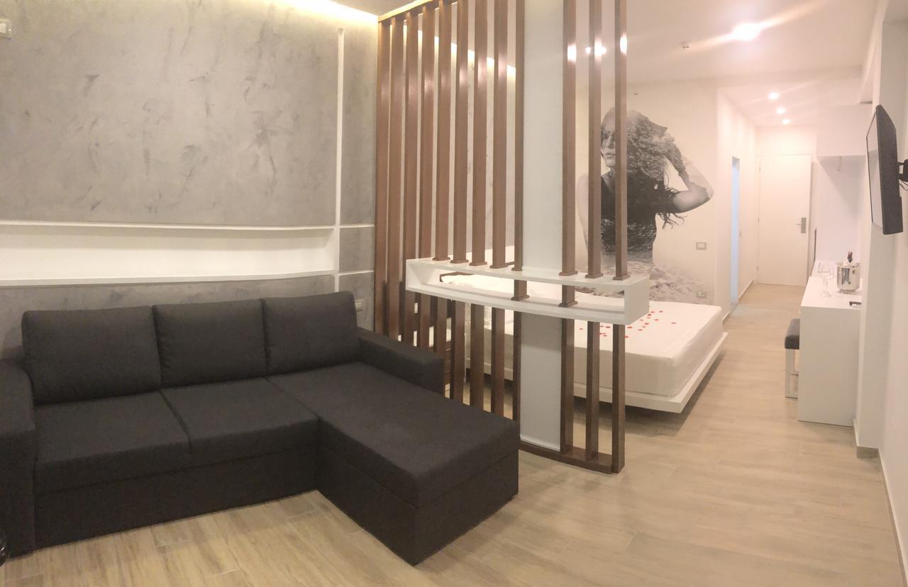 Mirage Hotel Голем Екстериор снимка