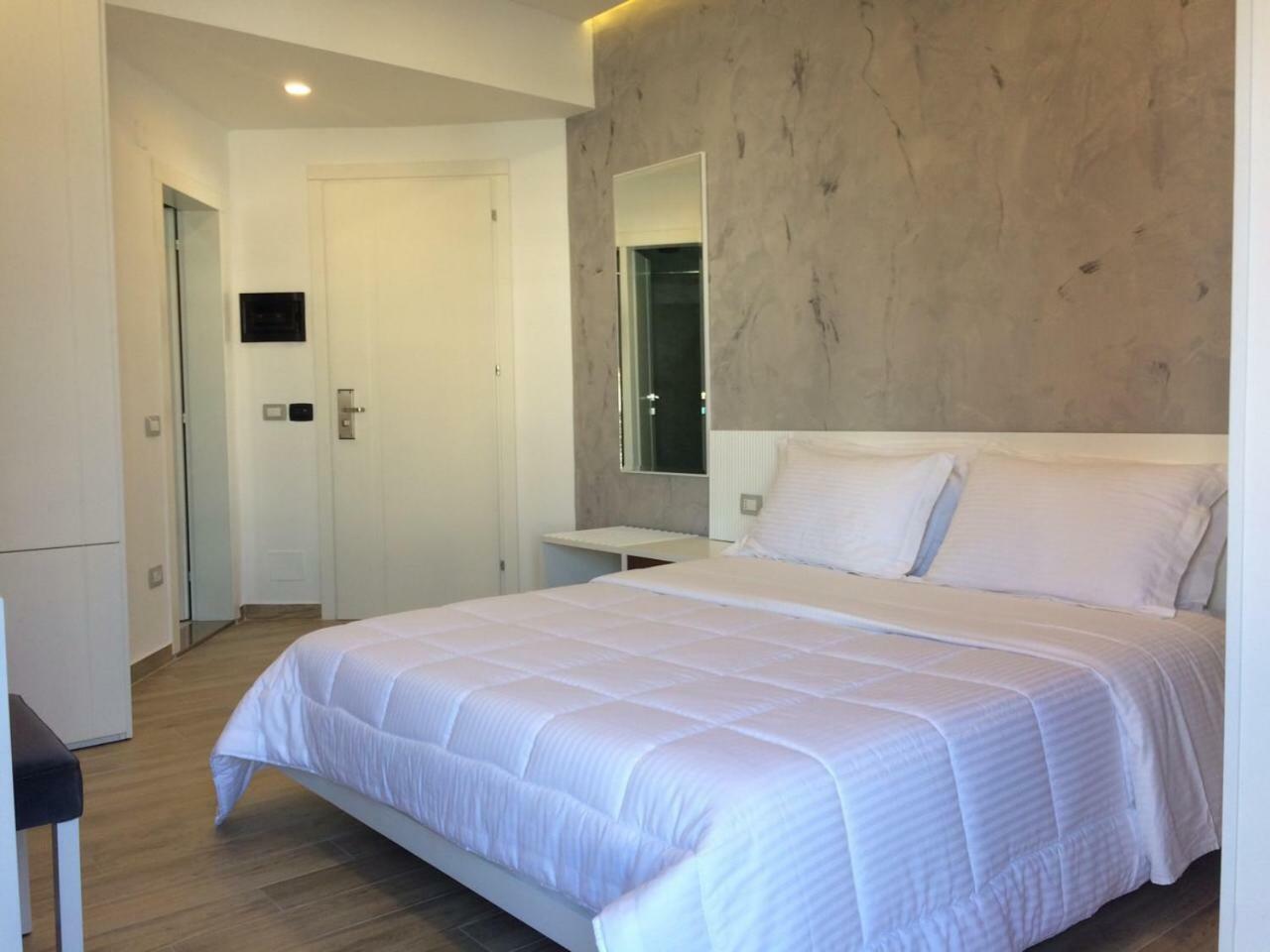 Mirage Hotel Голем Екстериор снимка