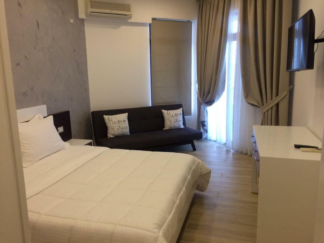 Mirage Hotel Голем Екстериор снимка