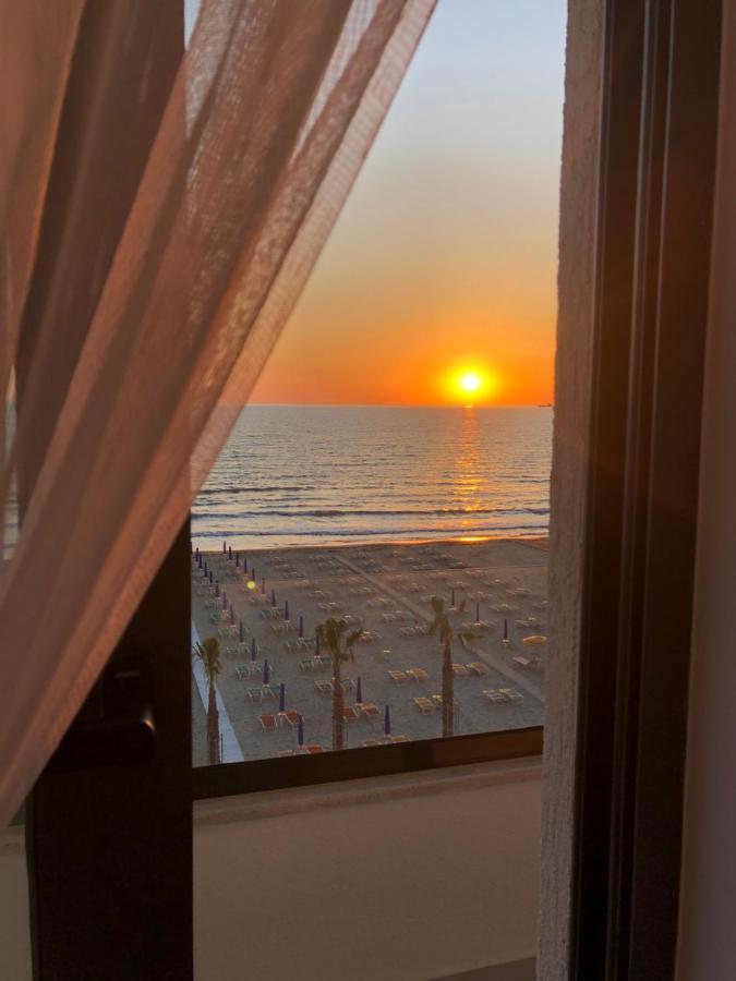 Mirage Hotel Голем Екстериор снимка